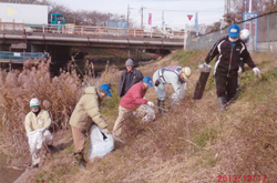 忍川流域での清掃活動